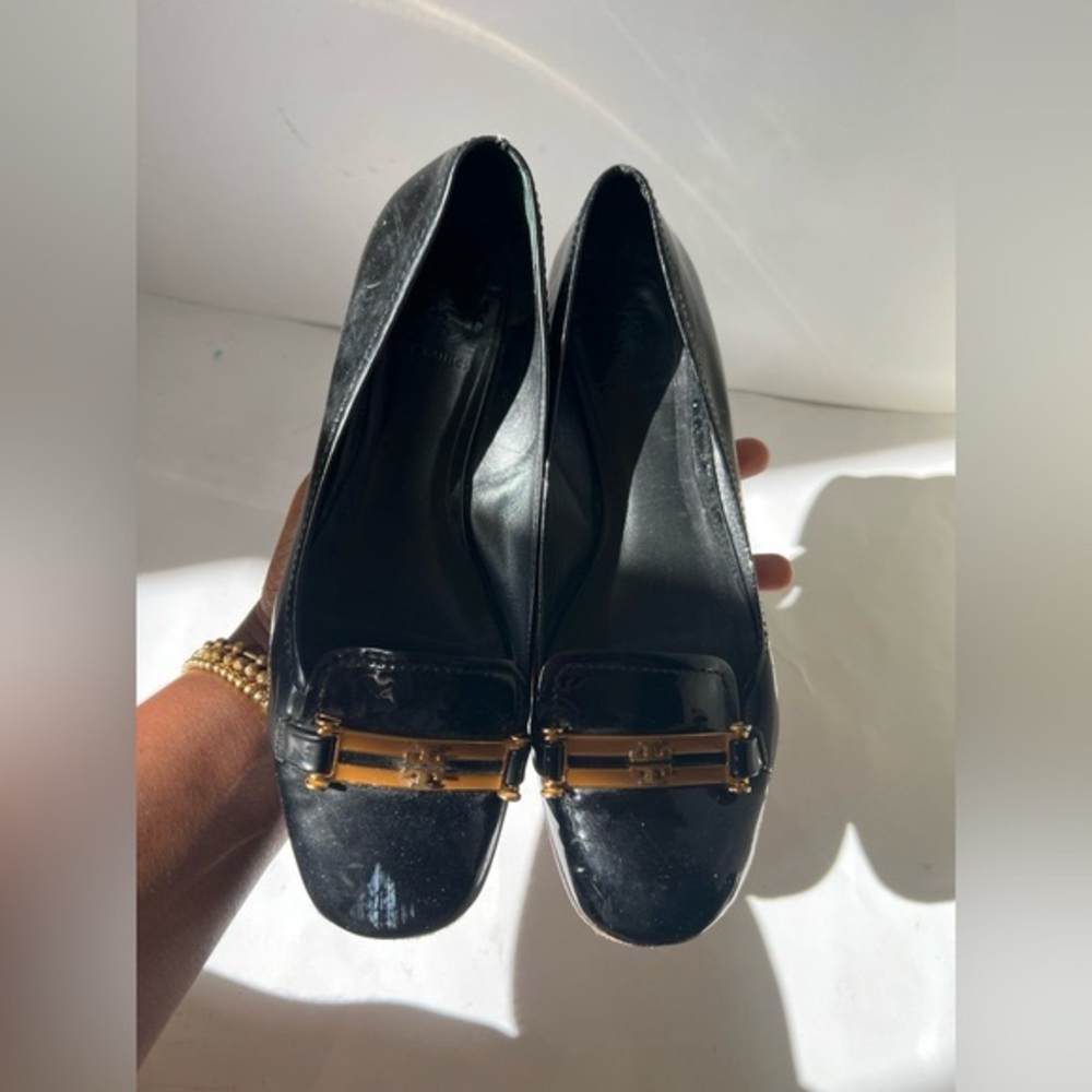 Tory Burch black size 8m water look flat - Picture 1 of 6